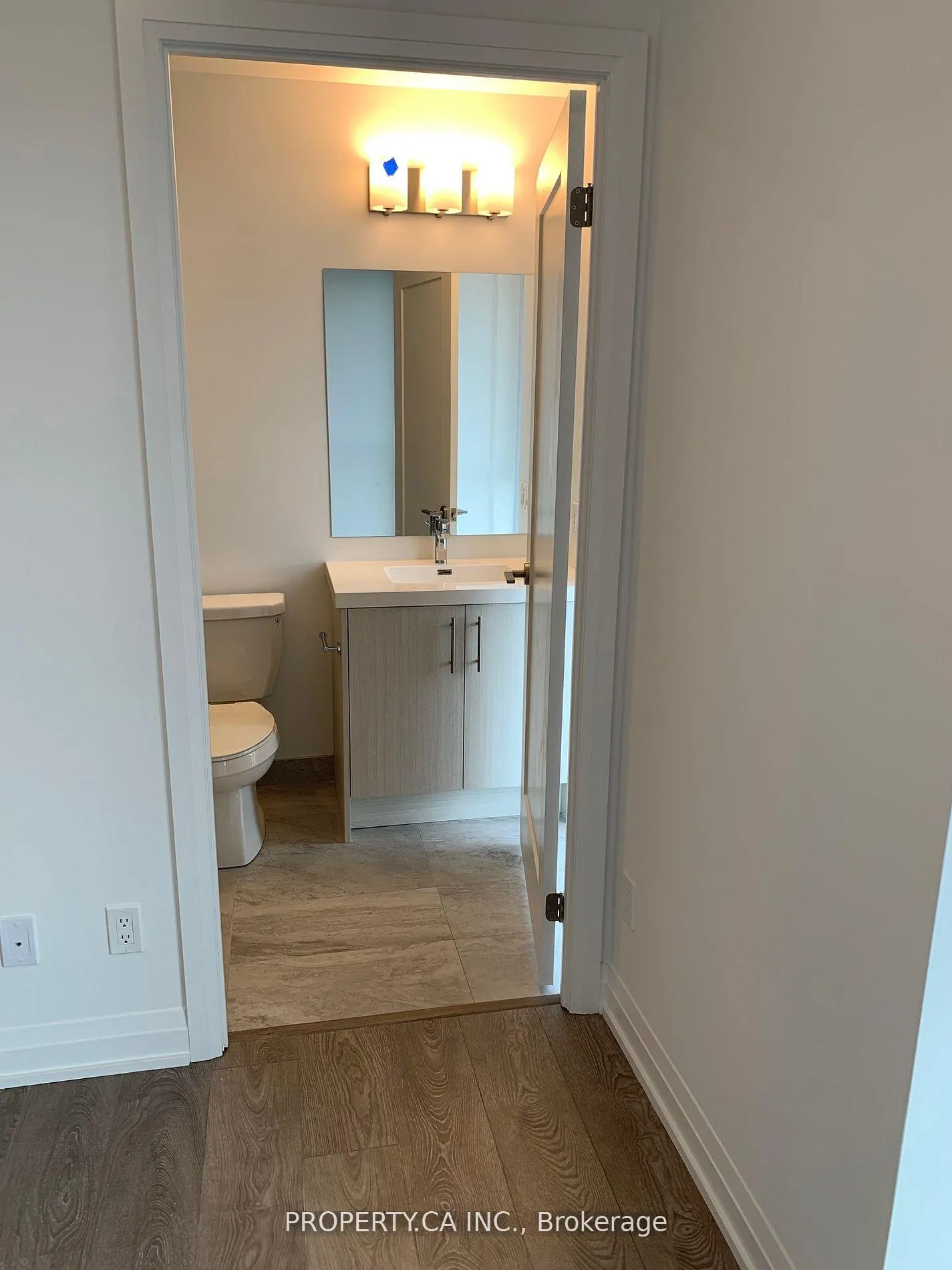 Photo 7 of Unit 1003, 286 Main Street, Toronto, Danforth Village-East York — HOMEH