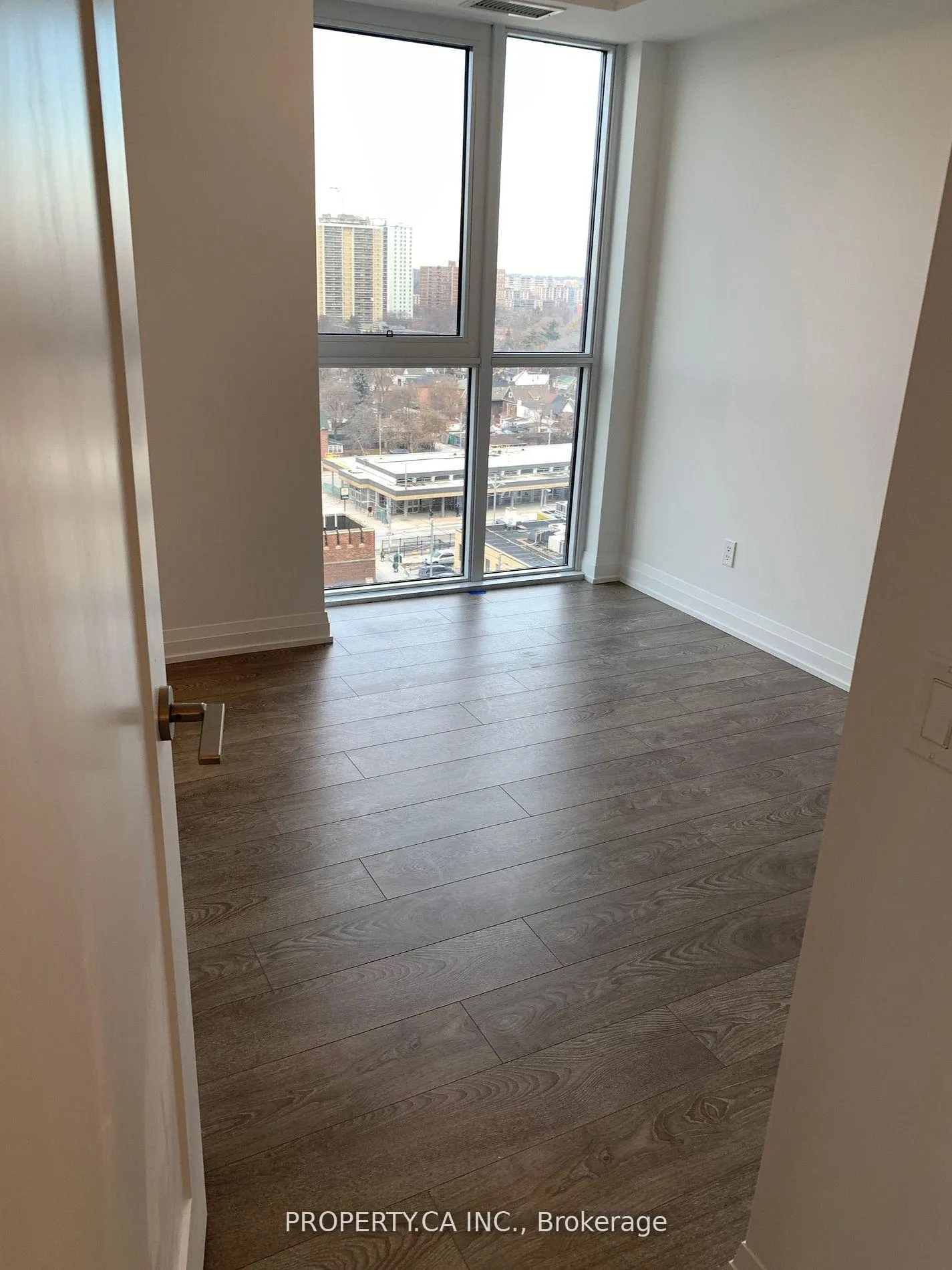 Photo 12 of Unit 1003, 286 Main Street, Toronto, Danforth Village-East York — HOMEH
