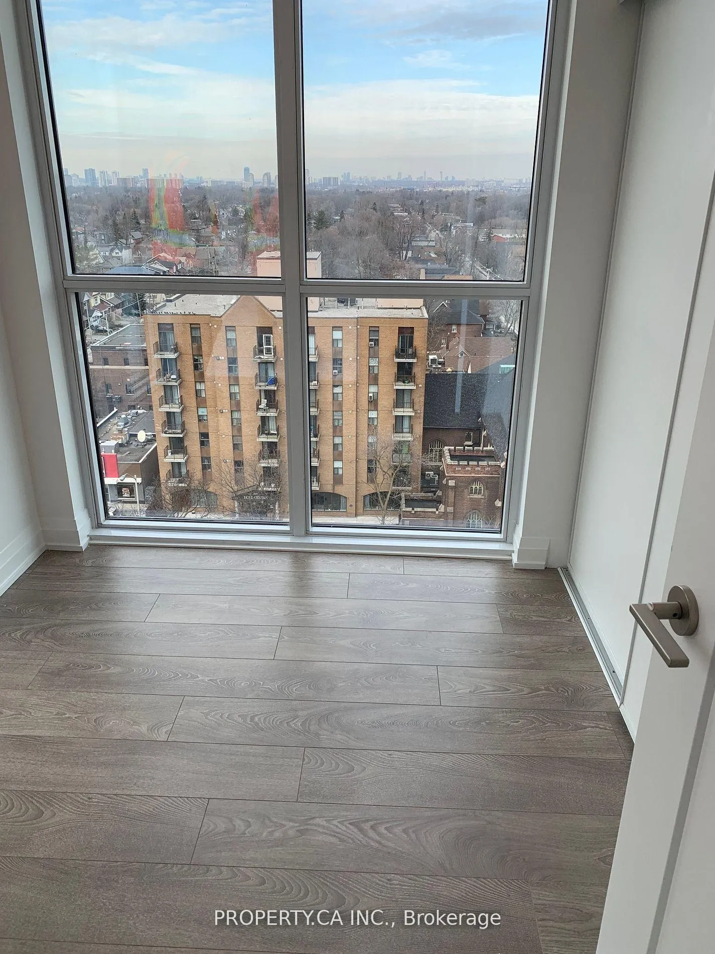 Photo 14 of Unit 1003, 286 Main Street, Toronto, Danforth Village-East York — HOMEH