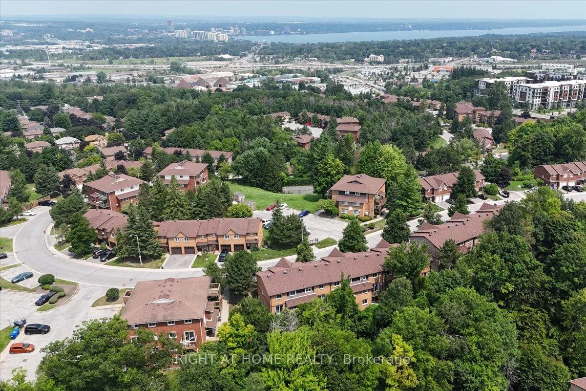 Photo 2 of 37 Loggers Run, Barrie, Ardagh — HOMEH
