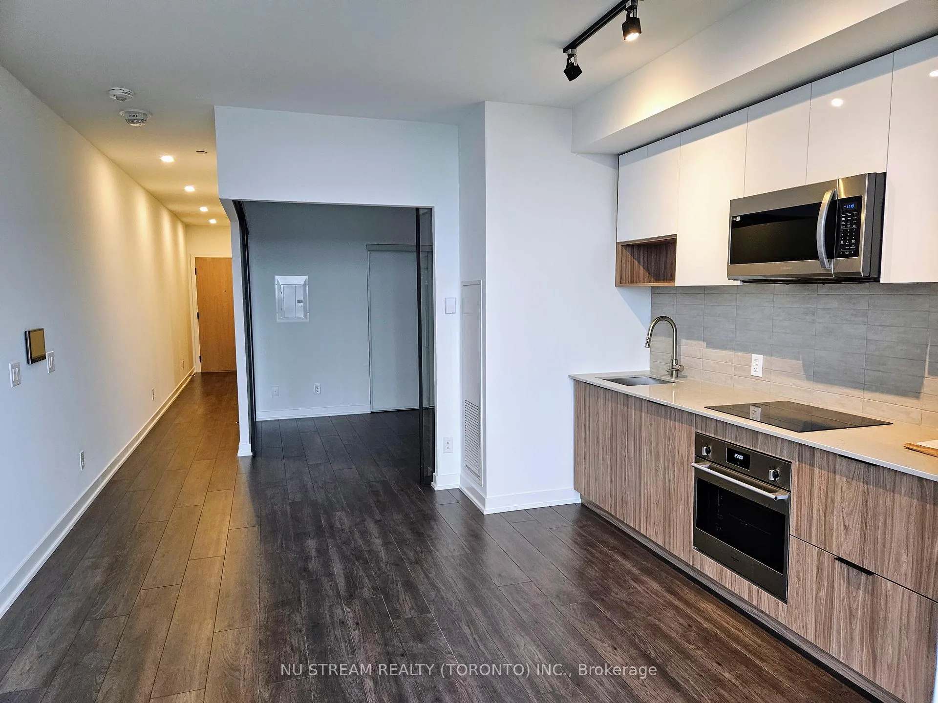 Front of Unit 906, 5 Defries Street