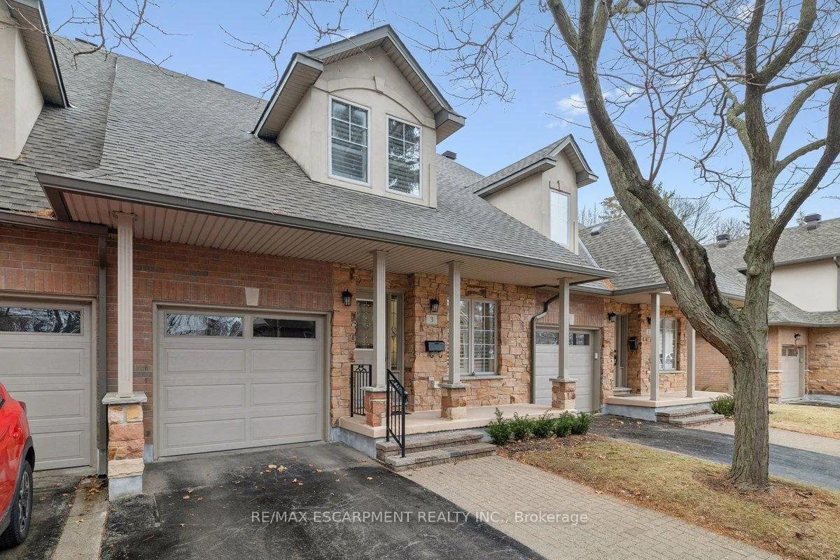 Photo 1 of Unit 3, 1019 North Shore Boulevard E, Burlington, LaSalle — HOMEH
