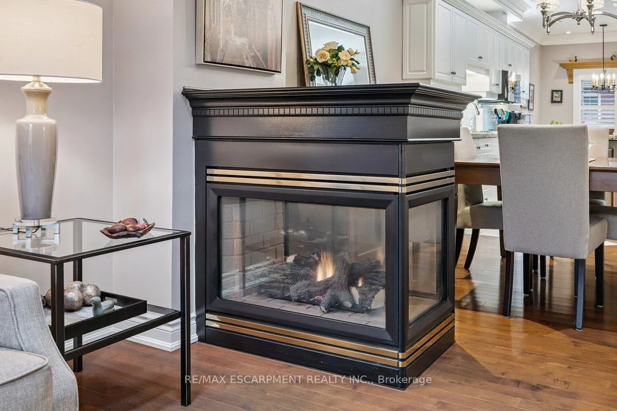 Photo 5 of Unit 3, 1019 North Shore Boulevard E, Burlington, LaSalle — HOMEH