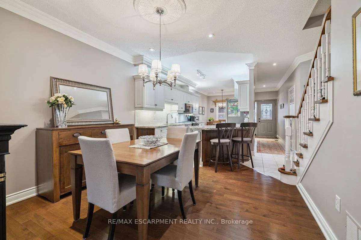 Photo 10 of Unit 3, 1019 North Shore Boulevard E, Burlington, LaSalle — HOMEH