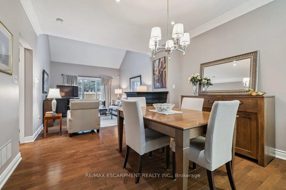 Photo 11 of Unit 3, 1019 North Shore Boulevard E, Burlington, LaSalle — HOMEH