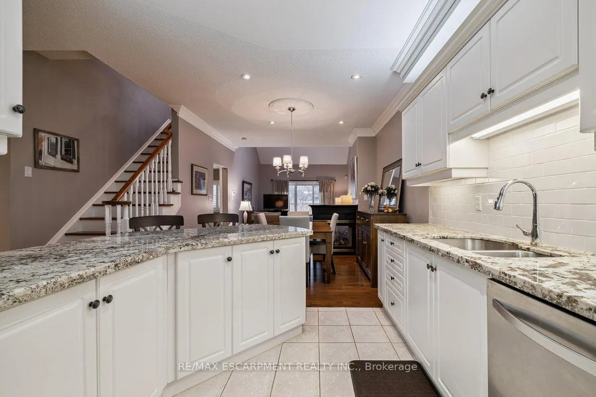 Photo 16 of Unit 3, 1019 North Shore Boulevard E, Burlington, LaSalle — HOMEH