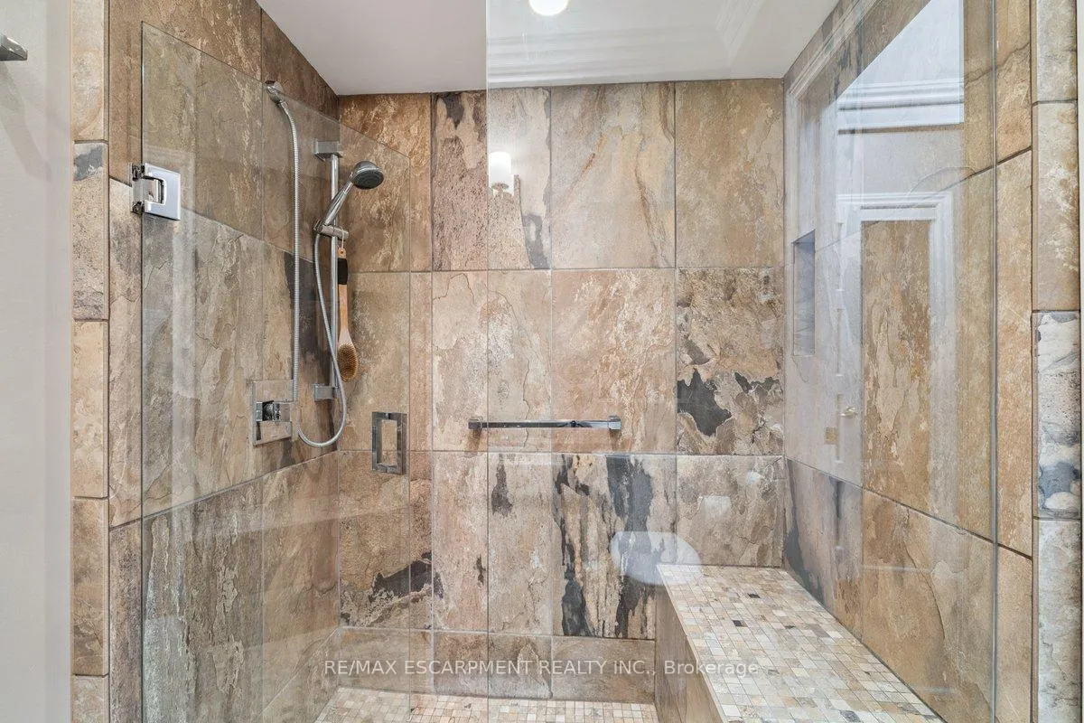 Photo 25 of Unit 3, 1019 North Shore Boulevard E, Burlington, LaSalle — HOMEH