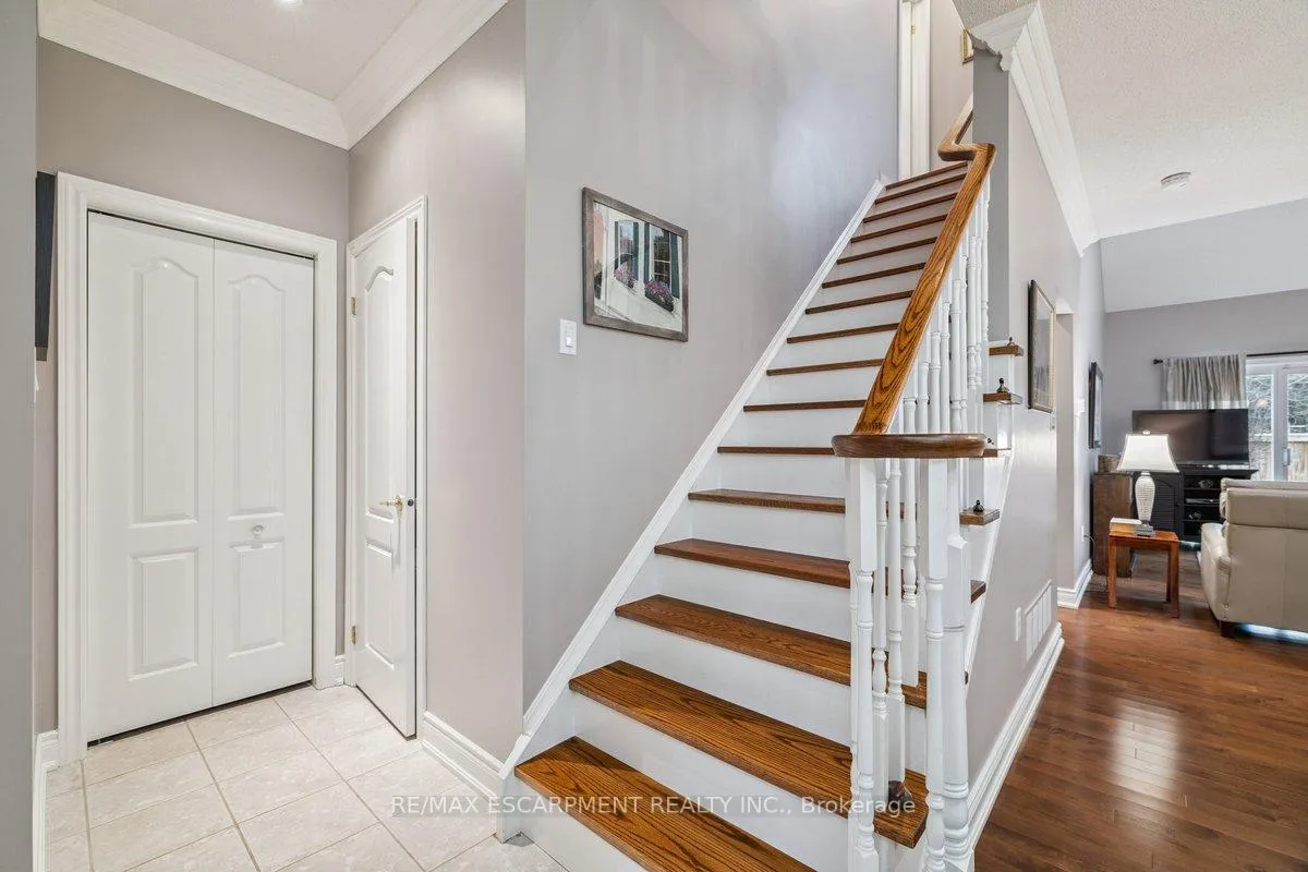 Photo 26 of Unit 3, 1019 North Shore Boulevard E, Burlington, LaSalle — HOMEH