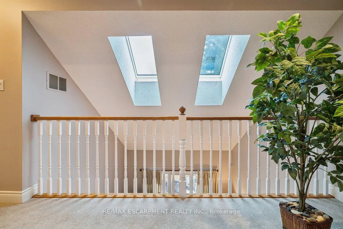 Photo 28 of Unit 3, 1019 North Shore Boulevard E, Burlington, LaSalle — HOMEH
