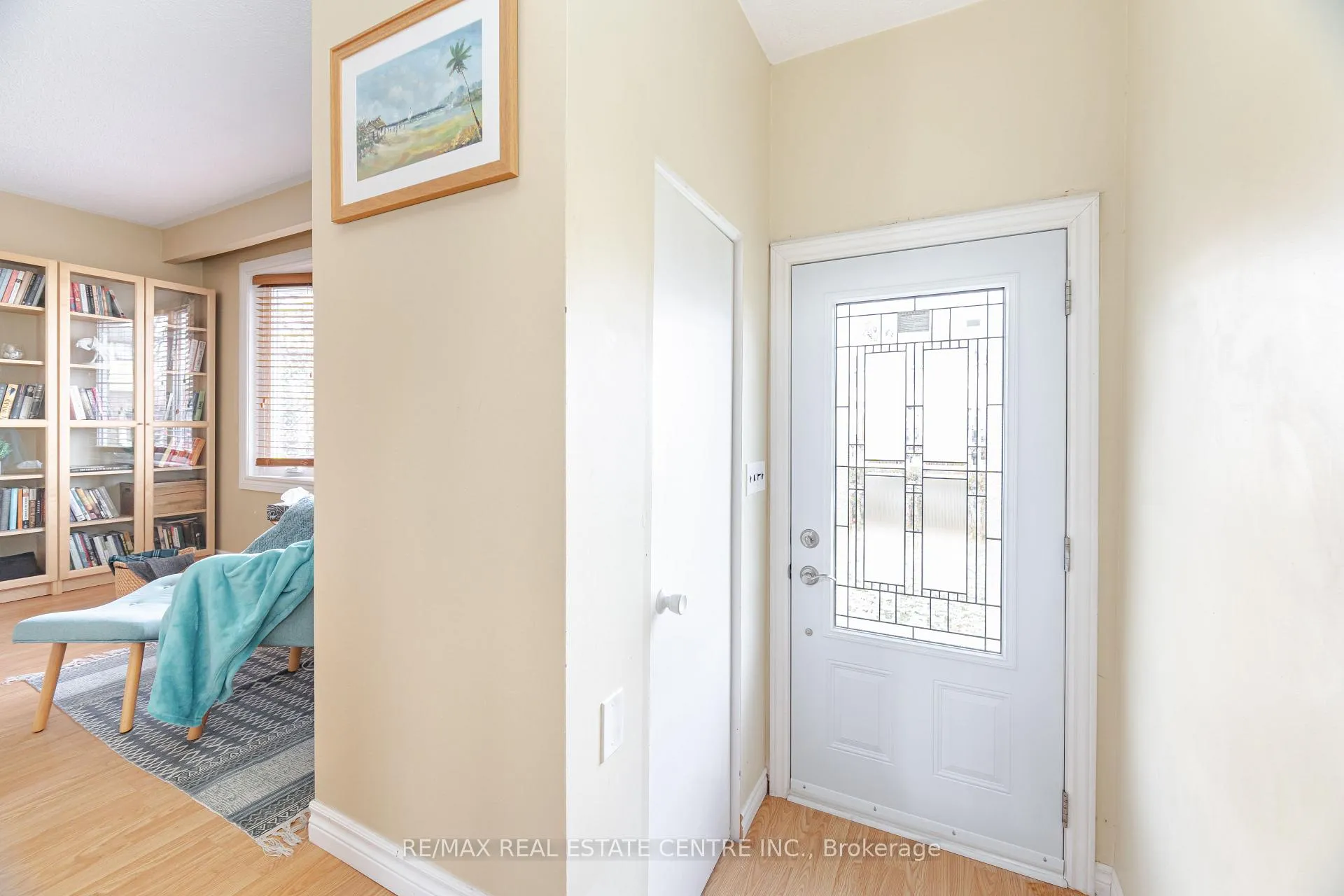 Photo 6 of 260 Kinmount Crescent, Oshawa, Lakeview — HOMEH