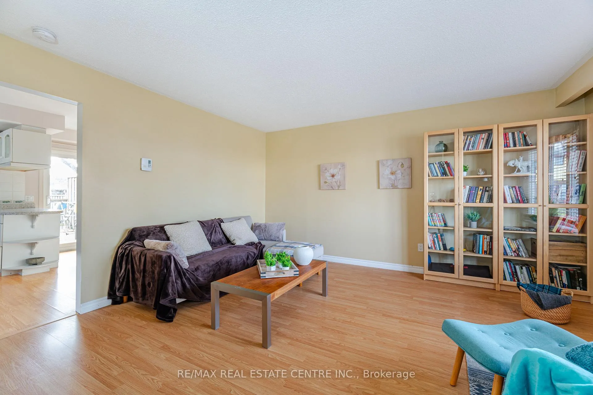 Photo 11 of 260 Kinmount Crescent, Oshawa, Lakeview — HOMEH