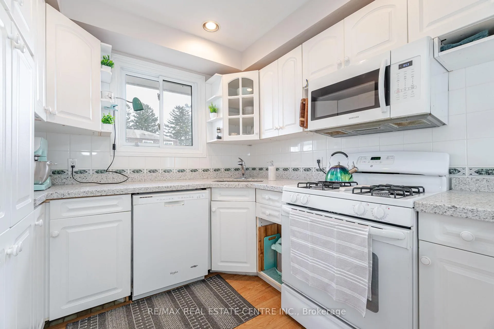 Photo 13 of 260 Kinmount Crescent, Oshawa, Lakeview — HOMEH