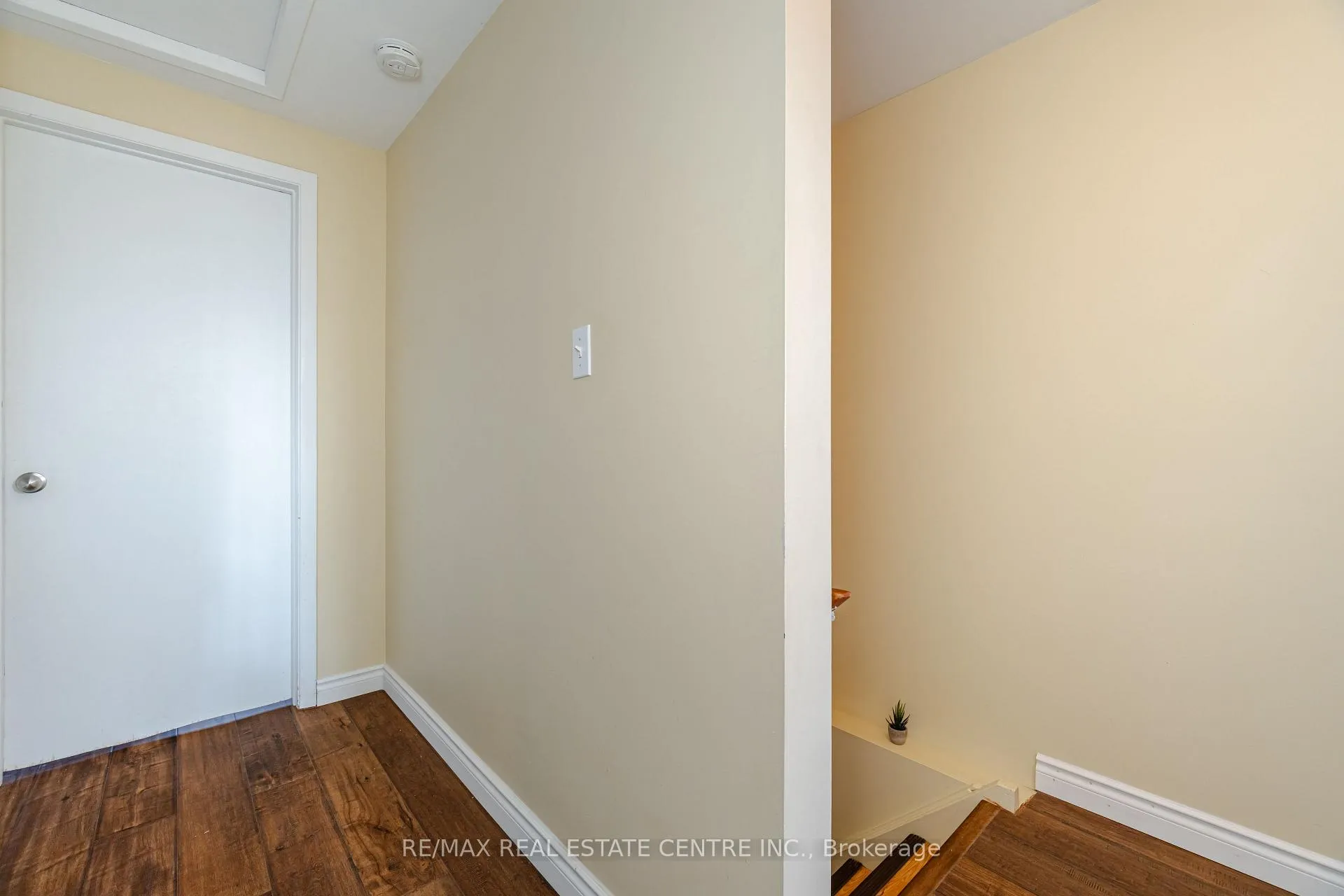 Photo 20 of 260 Kinmount Crescent, Oshawa, Lakeview — HOMEH