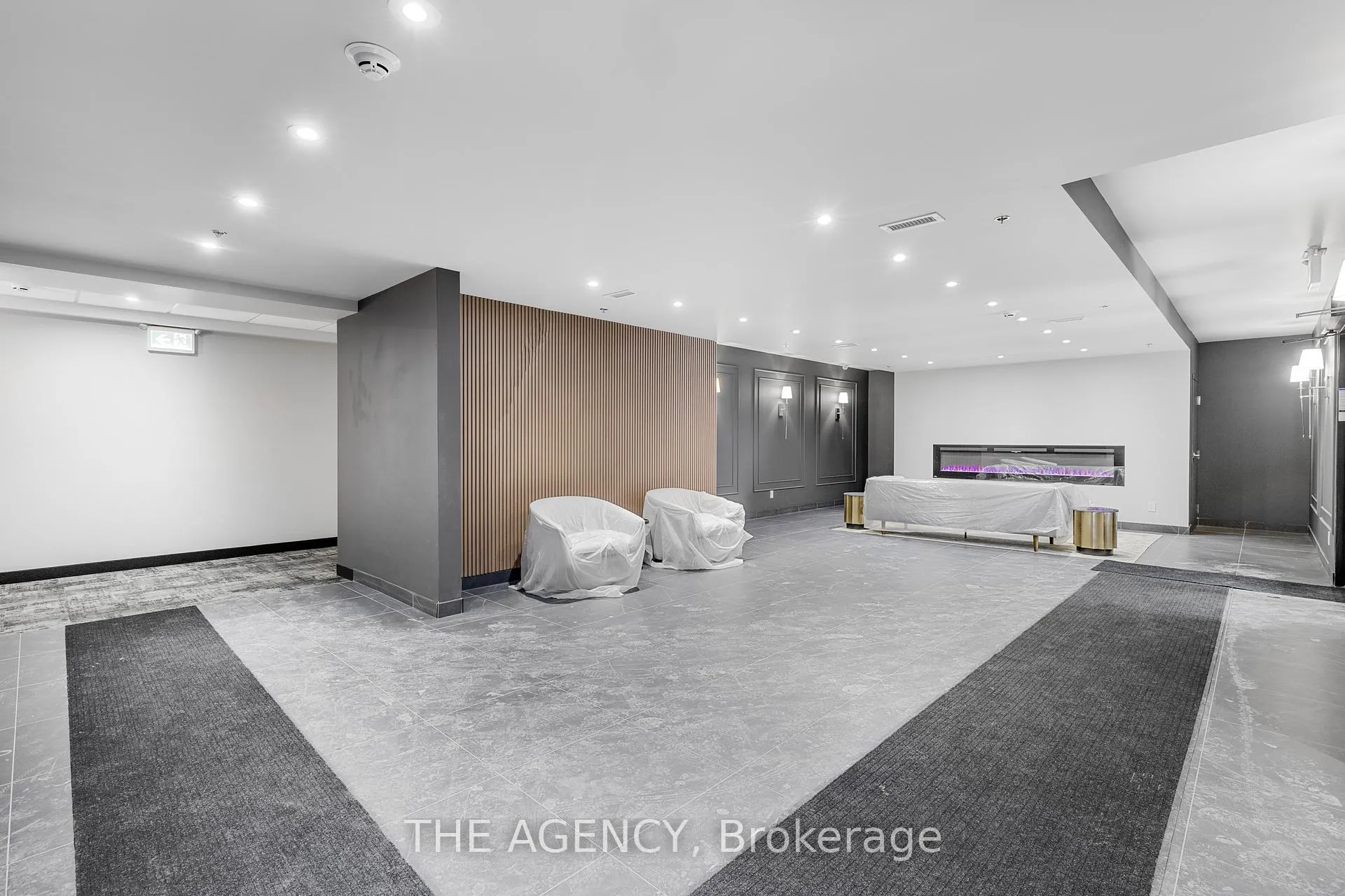 Photo 3 of Unit 209, 153 Wilson Street W, Hamilton, Ancaster — HOMEH