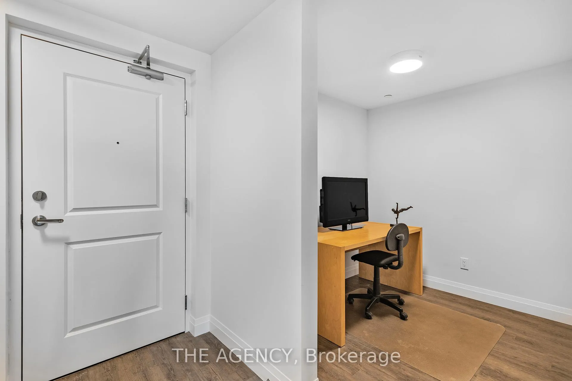 Photo 4 of Unit 209, 153 Wilson Street W, Hamilton, Ancaster — HOMEH