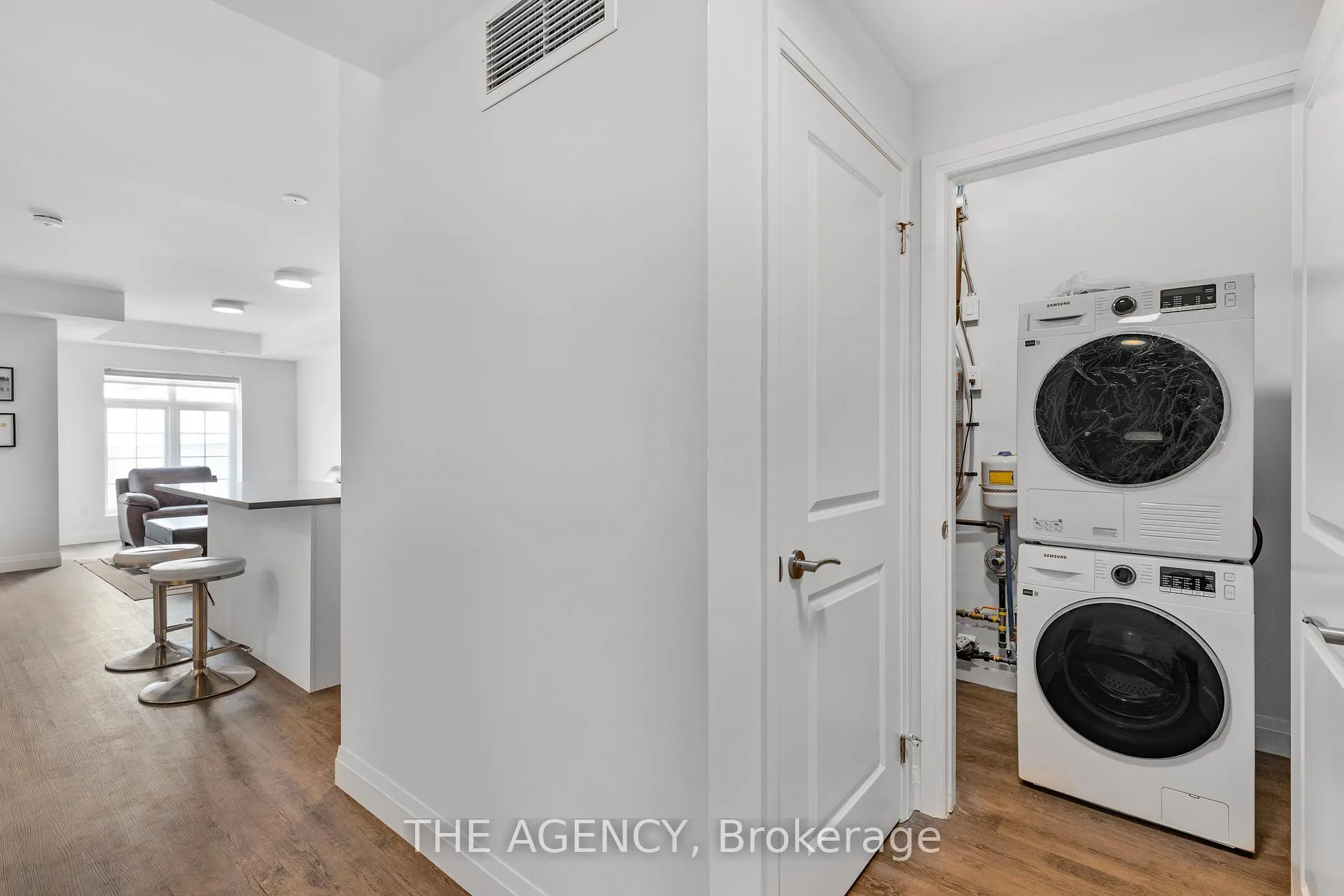 Photo 5 of Unit 209, 153 Wilson Street W, Hamilton, Ancaster — HOMEH