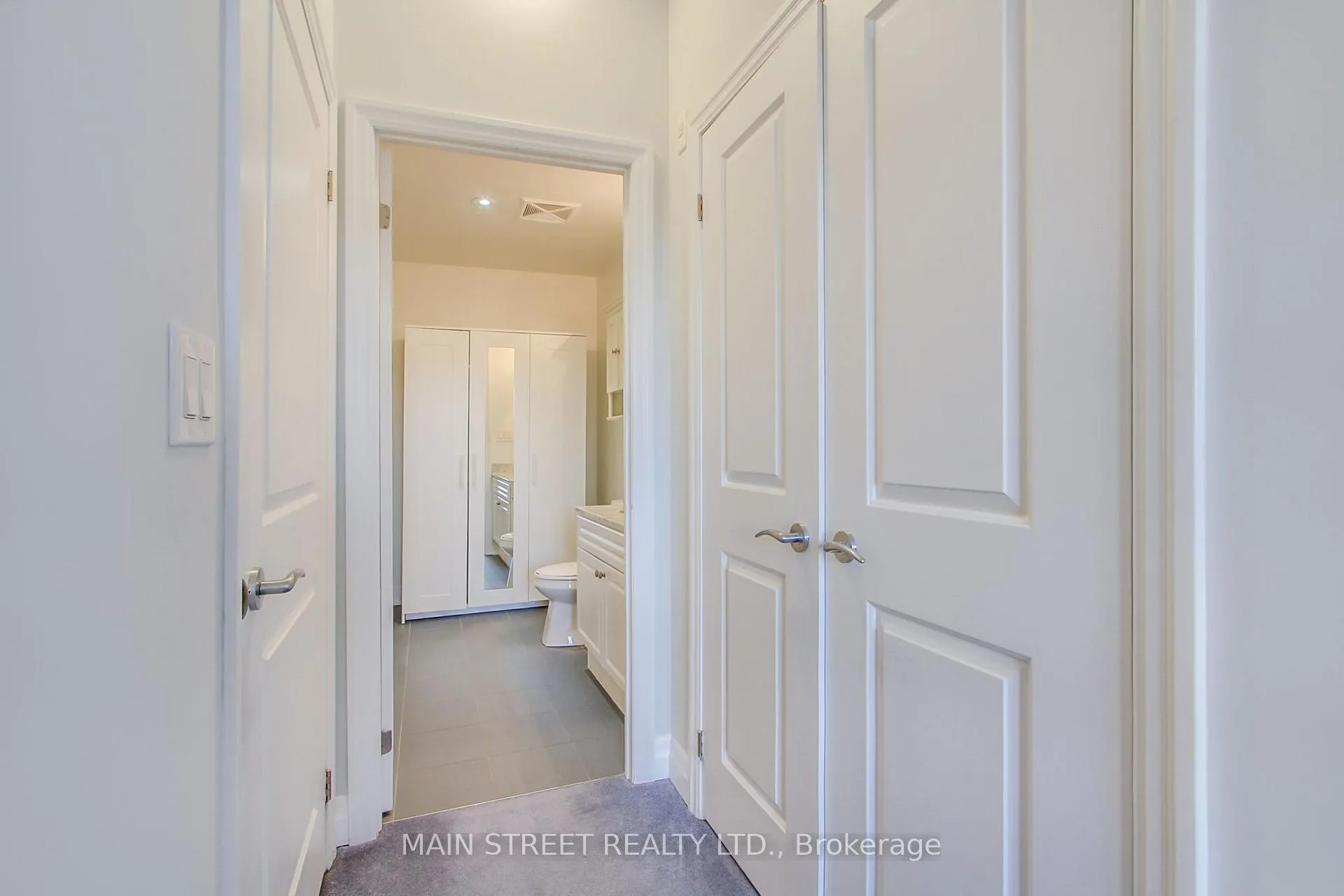 Photo 18 of Unit 228, 111 Civic Square Gate E, Aurora, Bayview Wellington — HOMEH