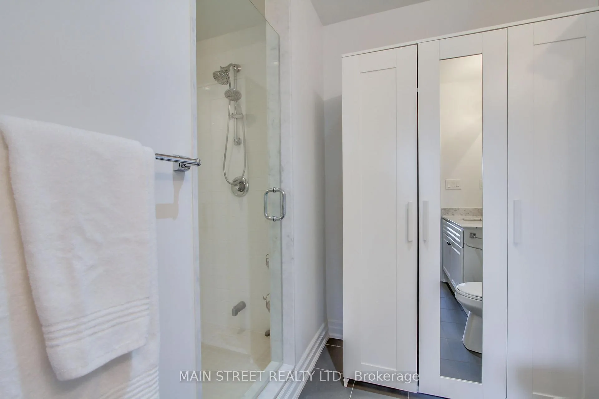 Photo 21 of Unit 228, 111 Civic Square Gate E, Aurora, Bayview Wellington — HOMEH