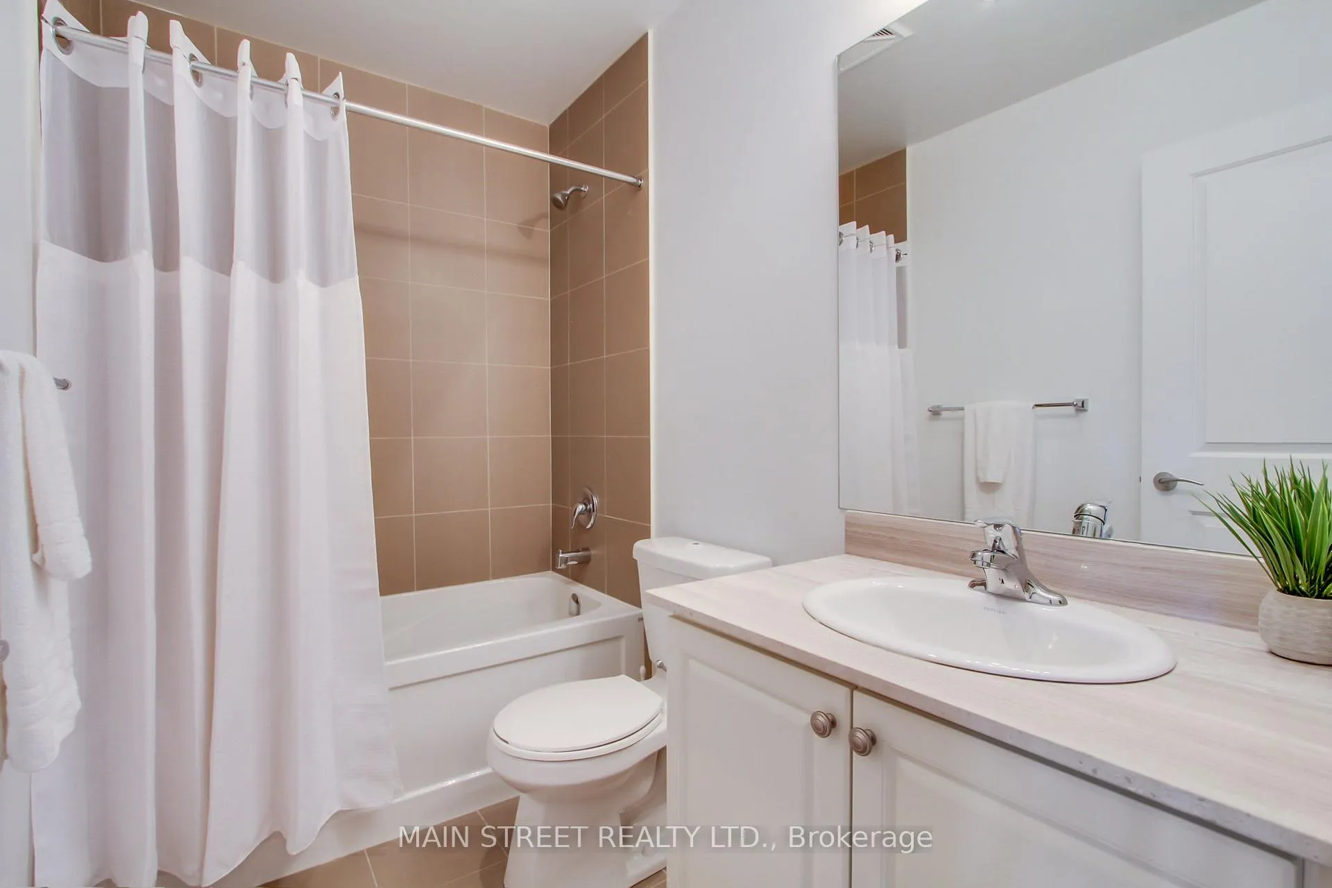 Photo 24 of Unit 228, 111 Civic Square Gate E, Aurora, Bayview Wellington — HOMEH