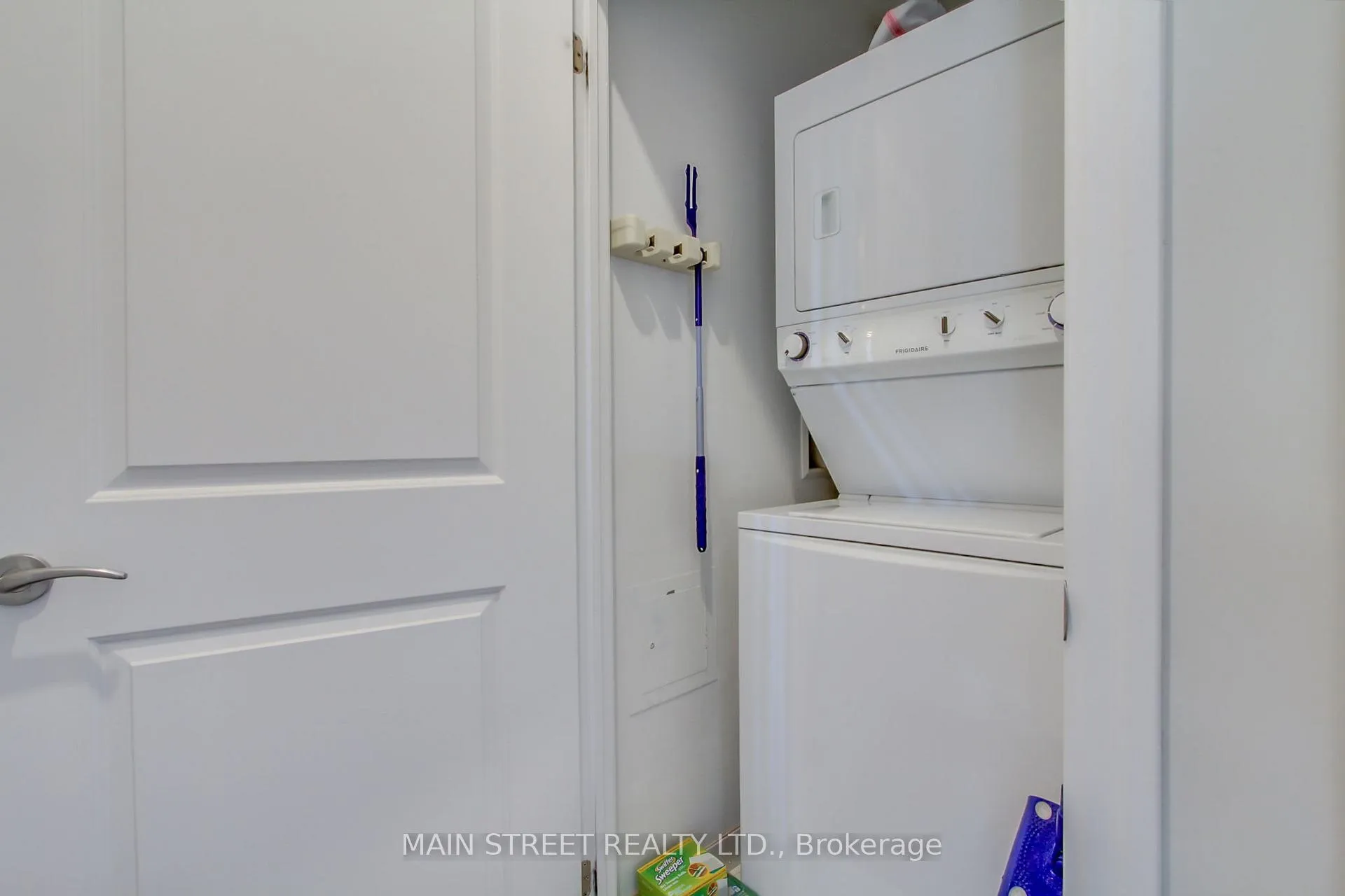 Photo 25 of Unit 228, 111 Civic Square Gate E, Aurora, Bayview Wellington — HOMEH