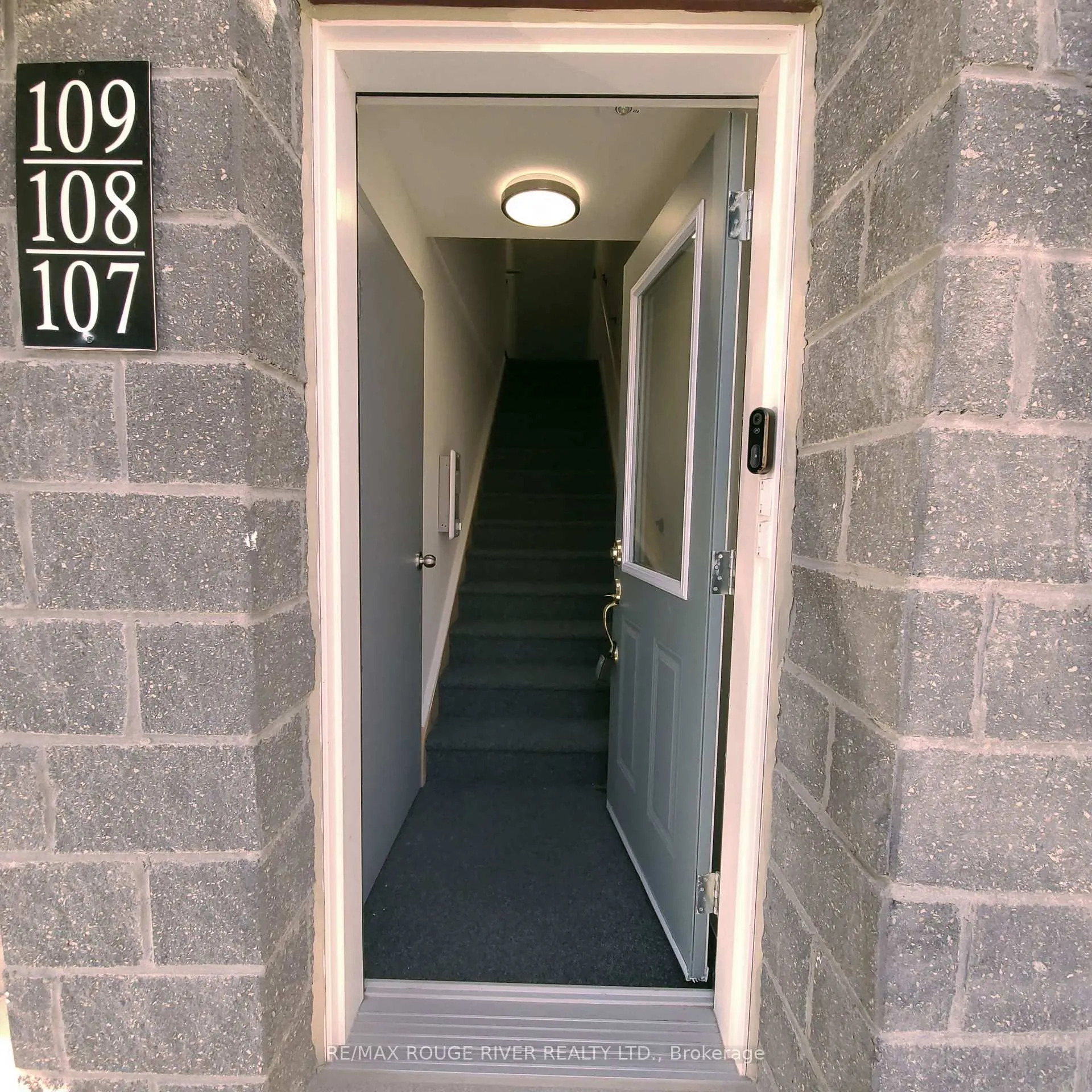 Photo 4 of Unit #109, 2540 William Jackson Drive, Pickering, Duffin Heights — HOMEH