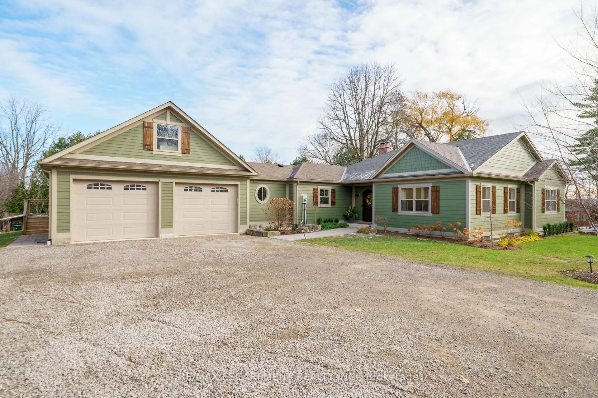 Photo 2 of 73 Valley Road, Hamilton, Dundas — HOMEH