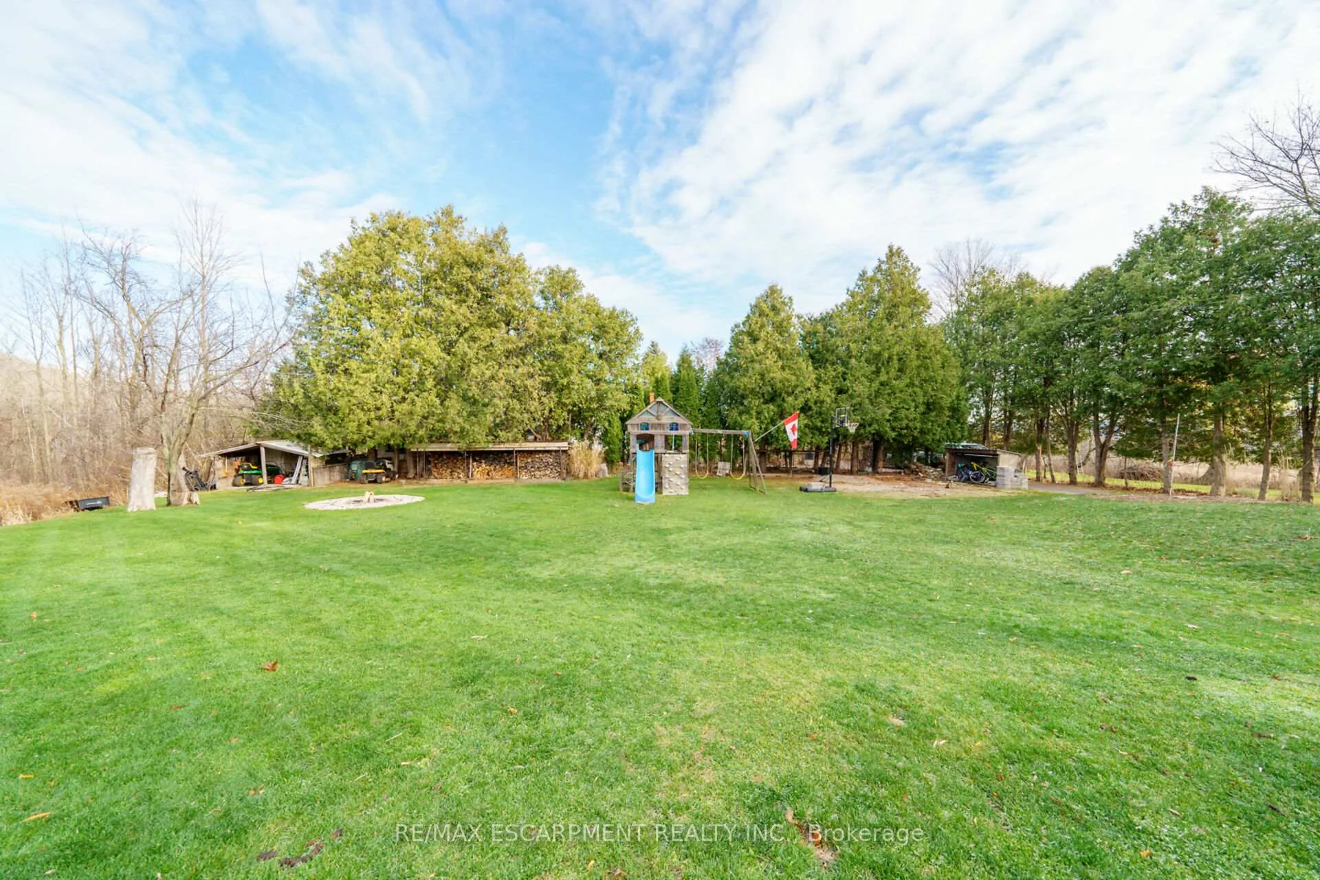 Photo 4 of 73 Valley Road, Hamilton, Dundas — HOMEH