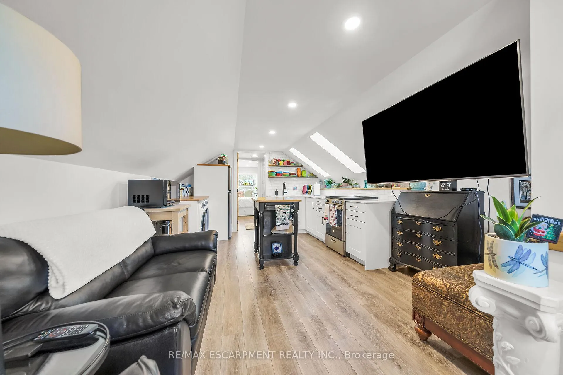 Photo 28 of 73 Valley Road, Hamilton, Dundas — HOMEH