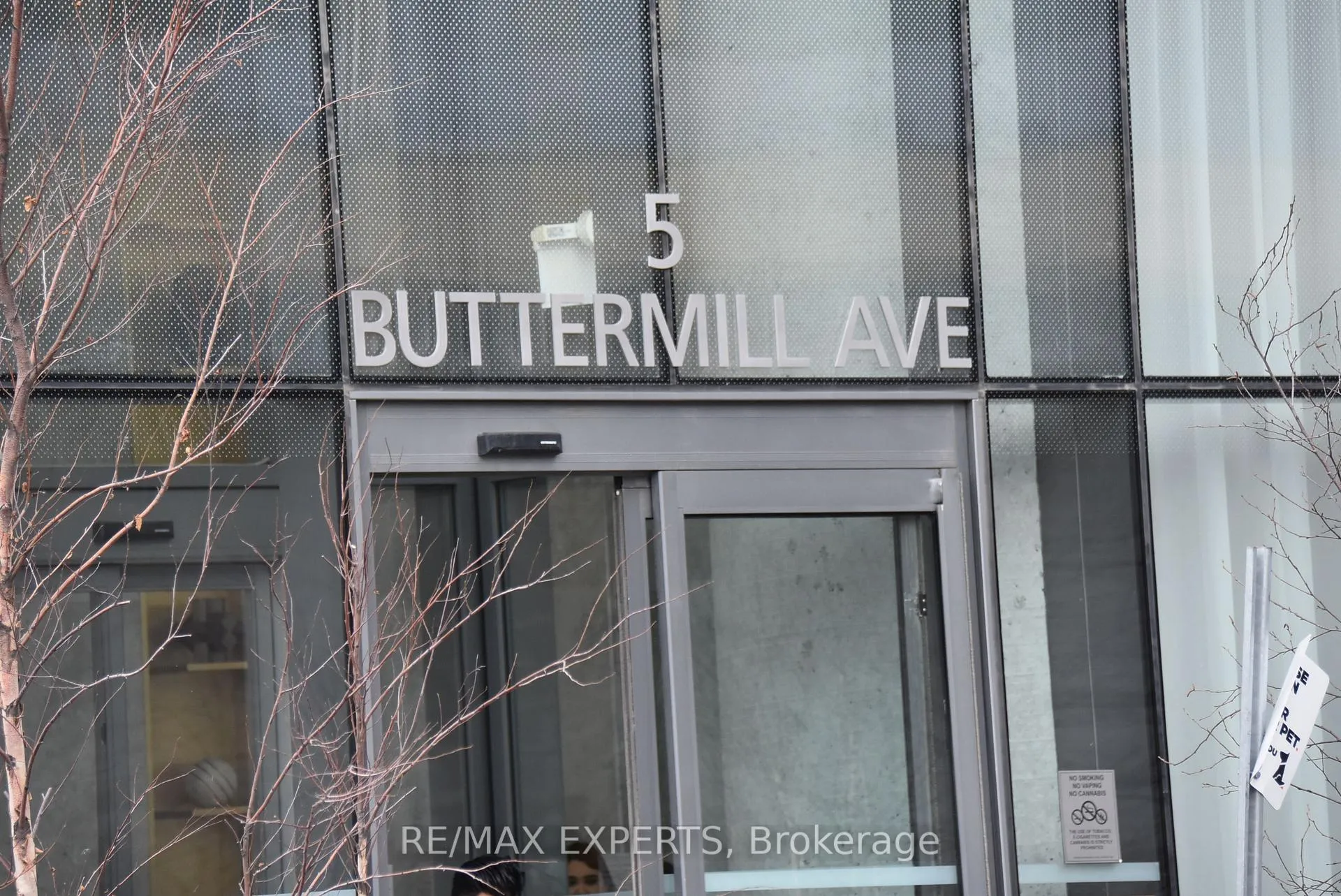 Front of Unit 5905, 5 Buttermill Avenue