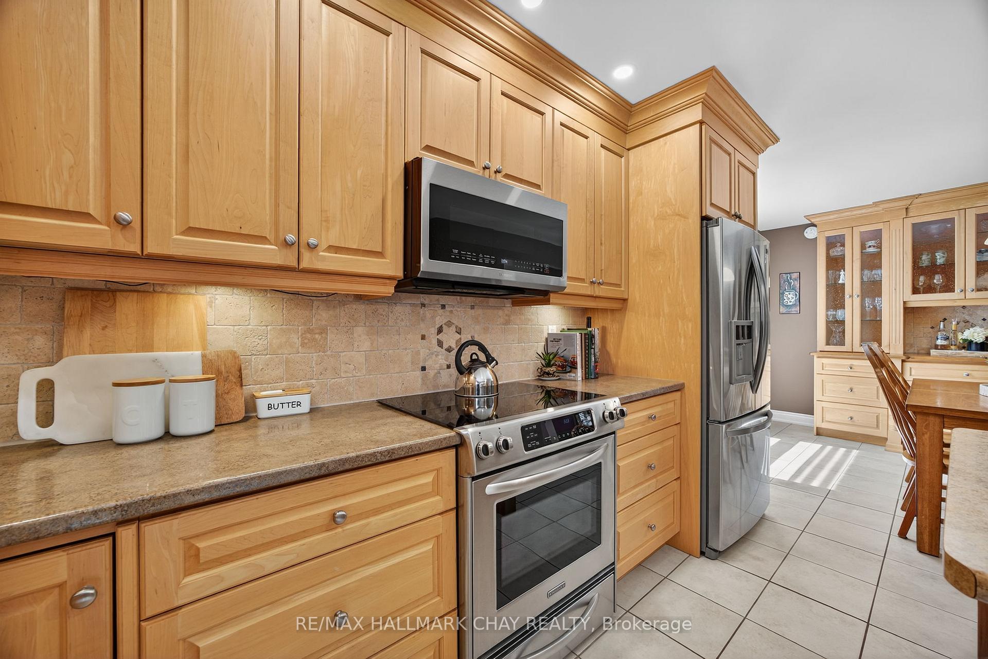 Photo 6 of 65 McDougall Drive, Barrie, West Bayfield — HOMEH
