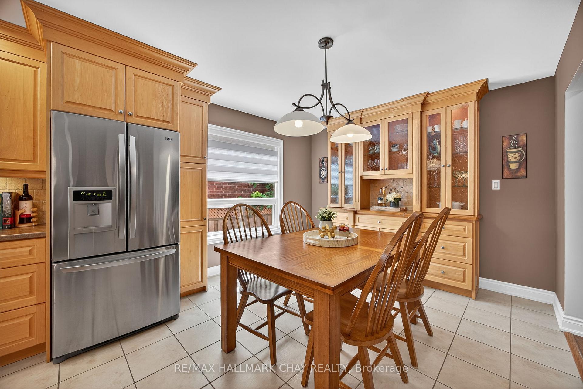 Photo 8 of 65 McDougall Drive, Barrie, West Bayfield — HOMEH