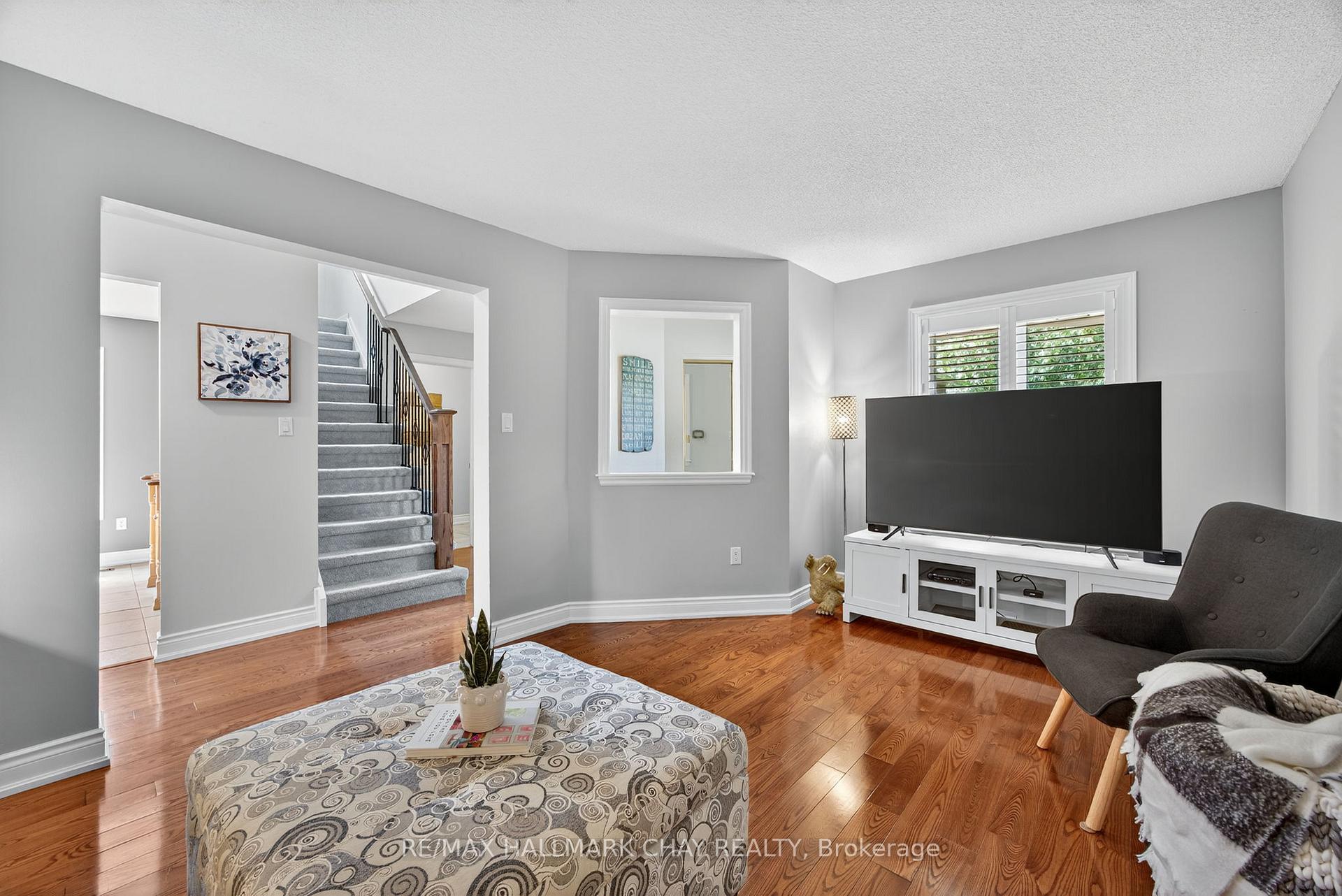 Photo 12 of 65 McDougall Drive, Barrie, West Bayfield — HOMEH