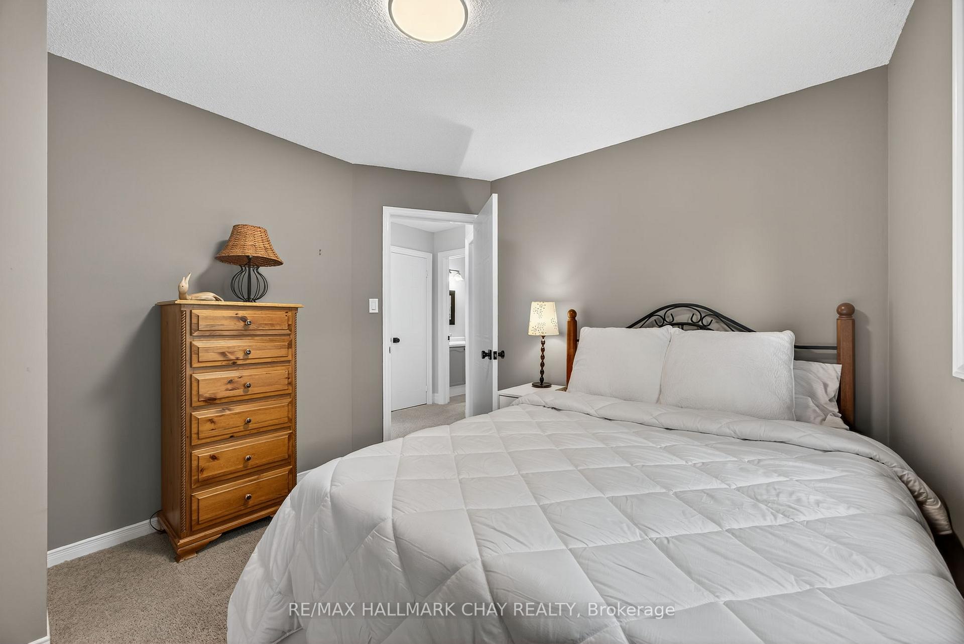 Photo 19 of 65 McDougall Drive, Barrie, West Bayfield — HOMEH
