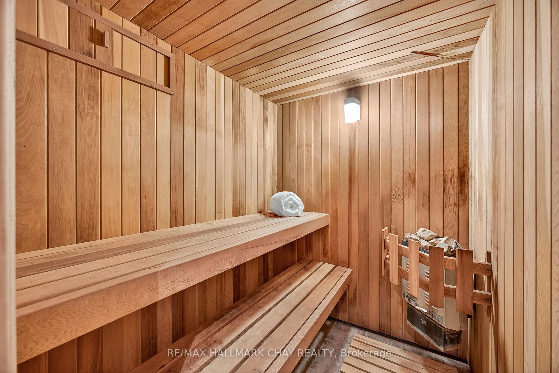 Photo 28 of 65 McDougall Drive, Barrie, West Bayfield — HOMEH