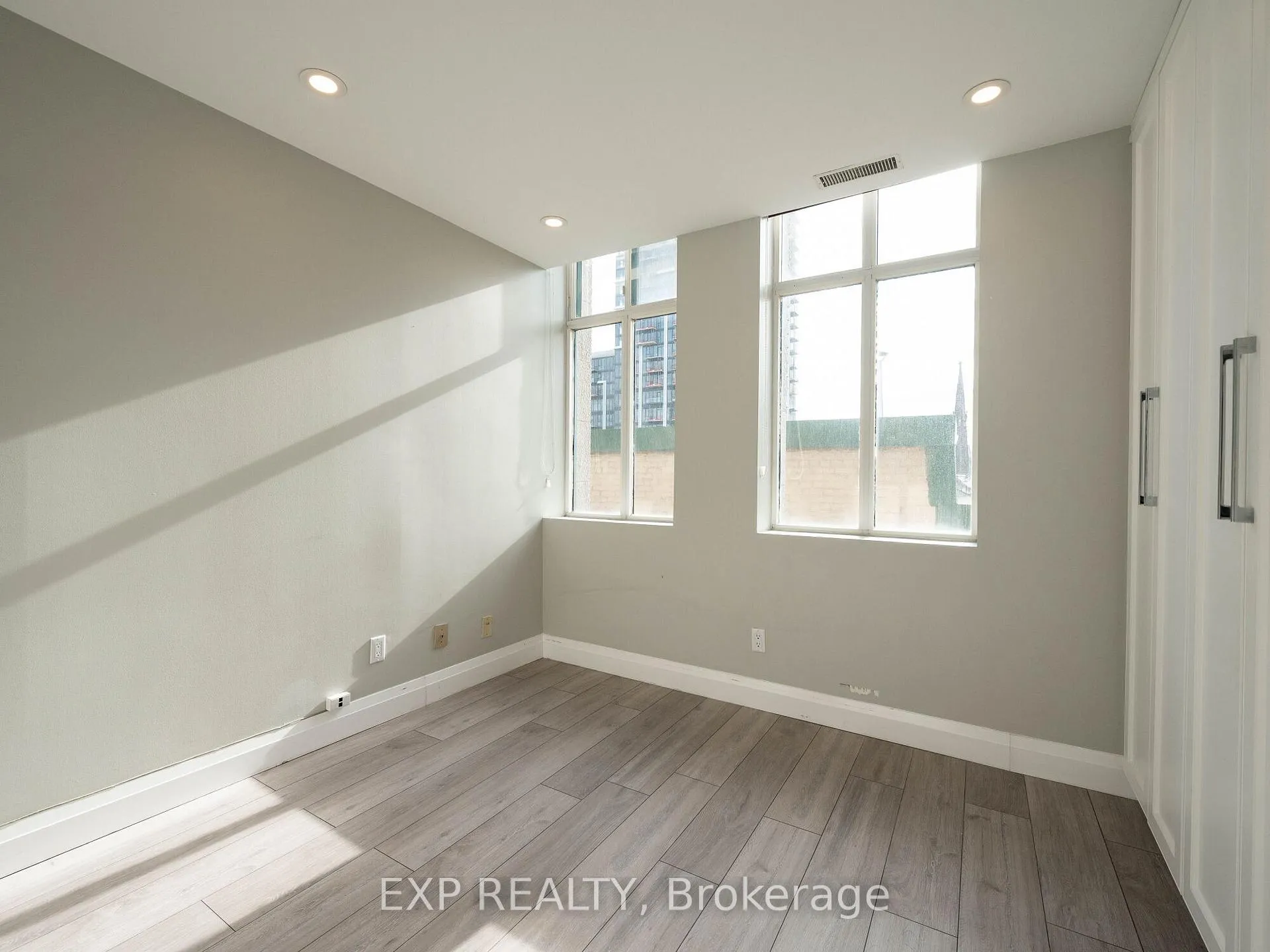 Photo 25 of Unit 1101, 36 James Street S, Hamilton, Central — HOMEH