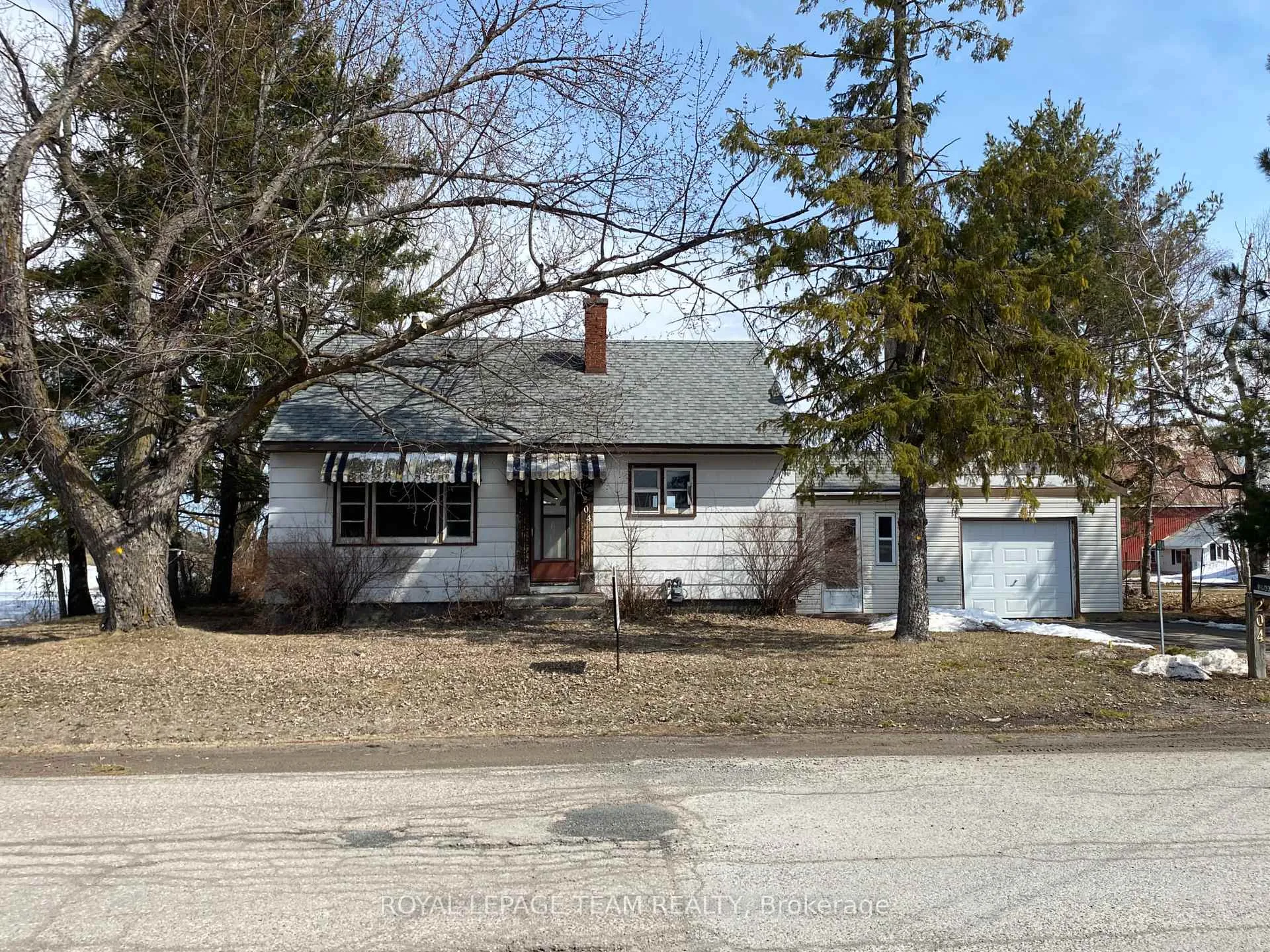 Photo 2 of 204 Baskin Drive E, Arnprior — HOMEH