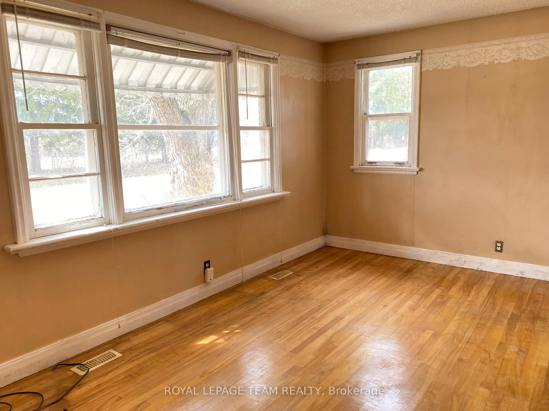 Photo 7 of 204 Baskin Drive E, Arnprior — HOMEH