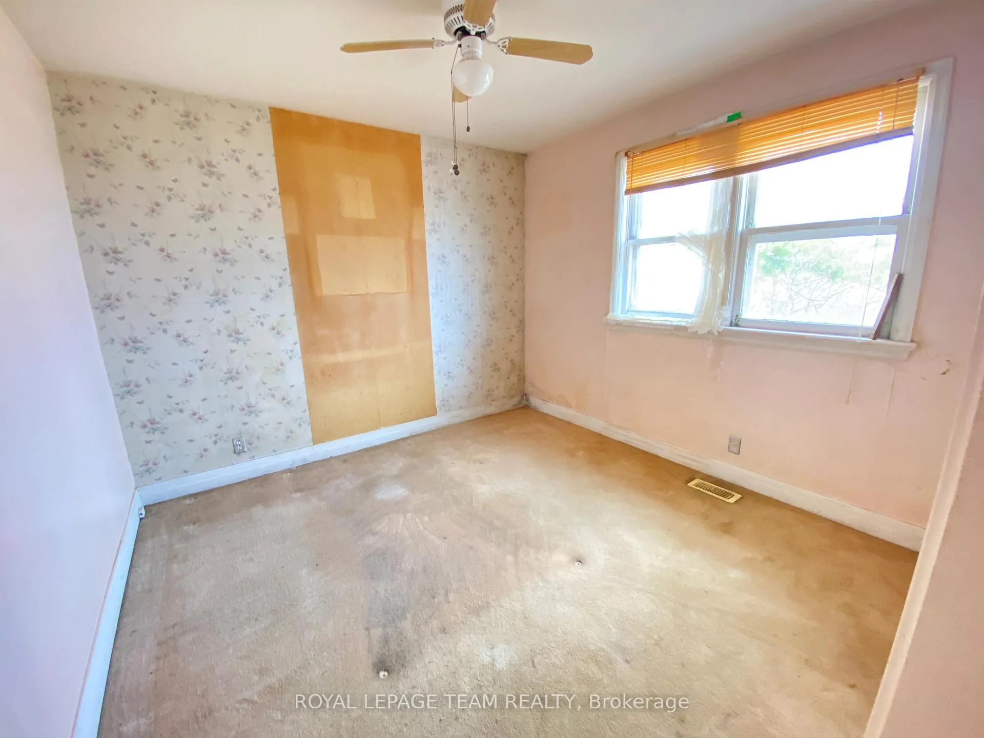 Photo 13 of 204 Baskin Drive E, Arnprior — HOMEH