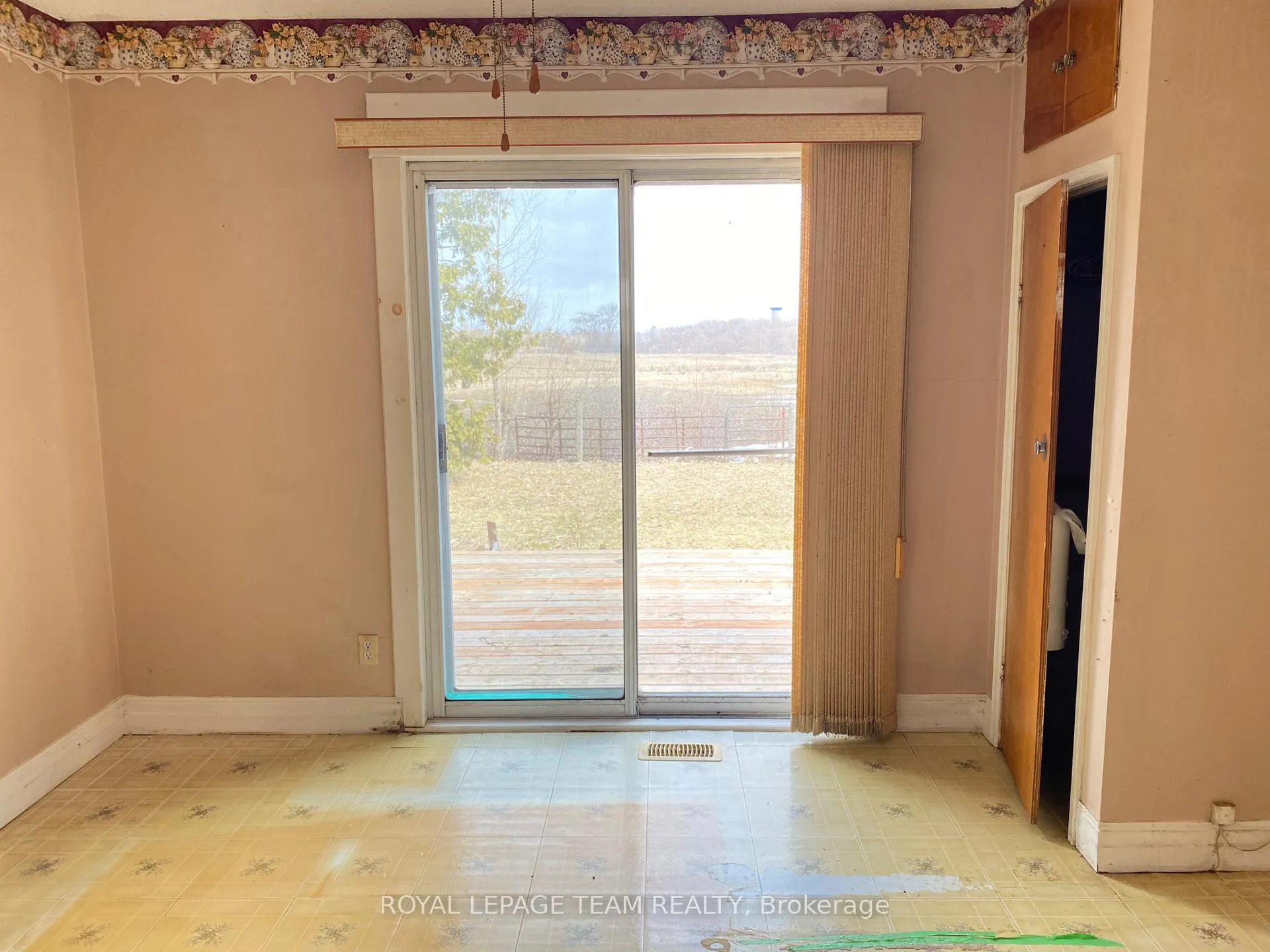 Photo 15 of 204 Baskin Drive E, Arnprior — HOMEH