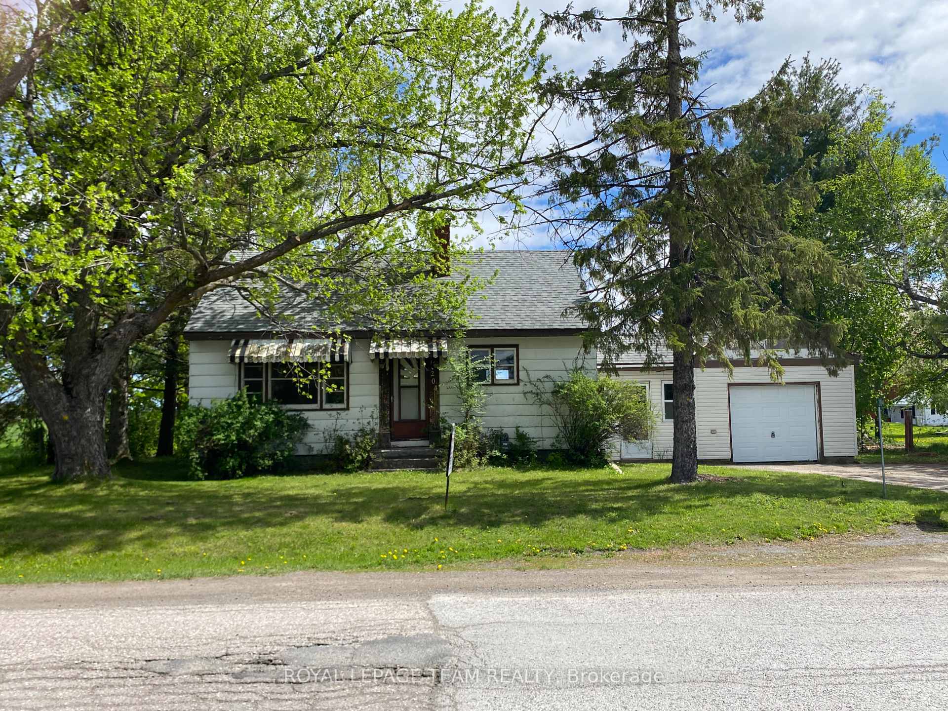 Photo 1 of 204 Baskin Drive E, Arnprior — HOMEH