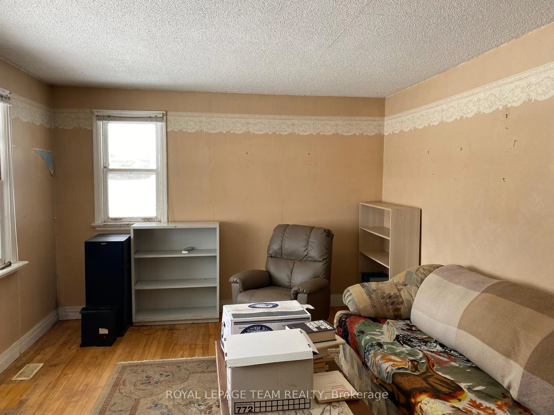 Photo 8 of 204 Baskin Drive E, Arnprior — HOMEH