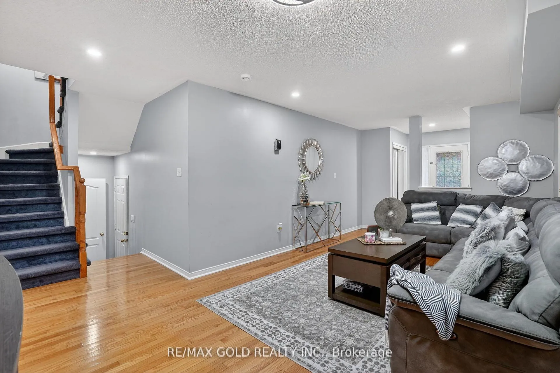 Photo 7 of 25 Spencer Drive, Brampton, Fletcher's Meadow — HOMEH