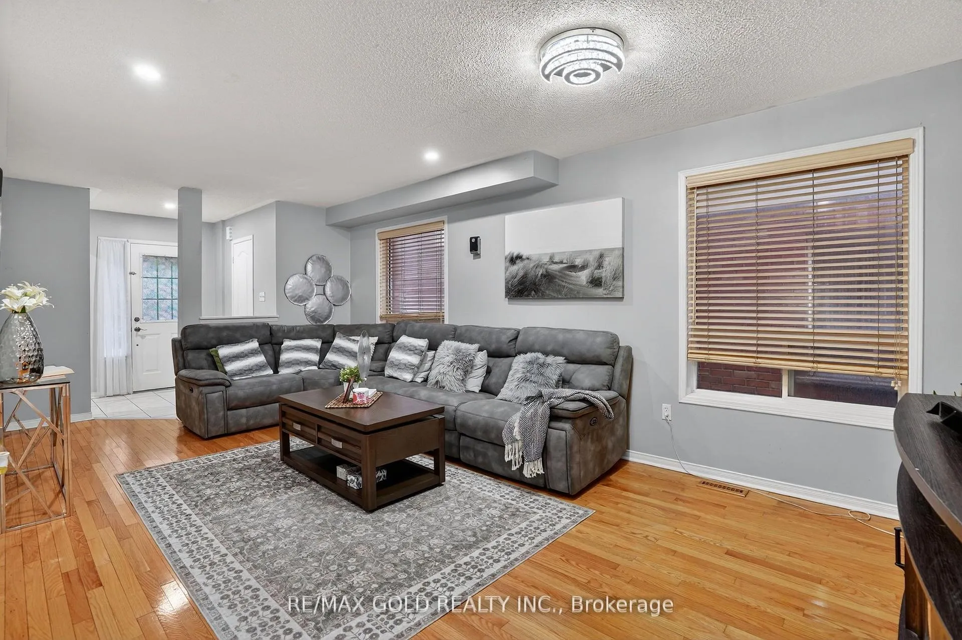 Photo 8 of 25 Spencer Drive, Brampton, Fletcher's Meadow — HOMEH