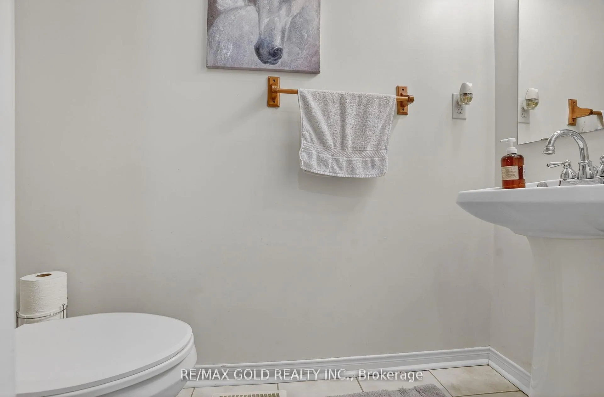Photo 9 of 25 Spencer Drive, Brampton, Fletcher's Meadow — HOMEH