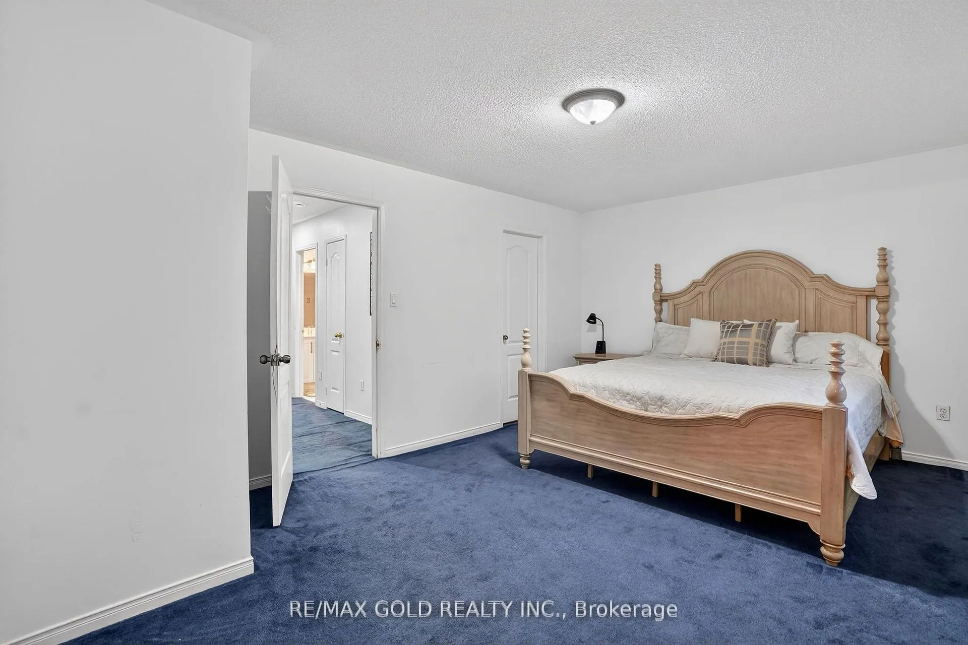 Photo 17 of 25 Spencer Drive, Brampton, Fletcher's Meadow — HOMEH