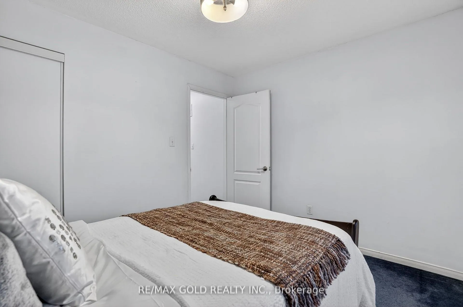 Photo 23 of 25 Spencer Drive, Brampton, Fletcher's Meadow — HOMEH