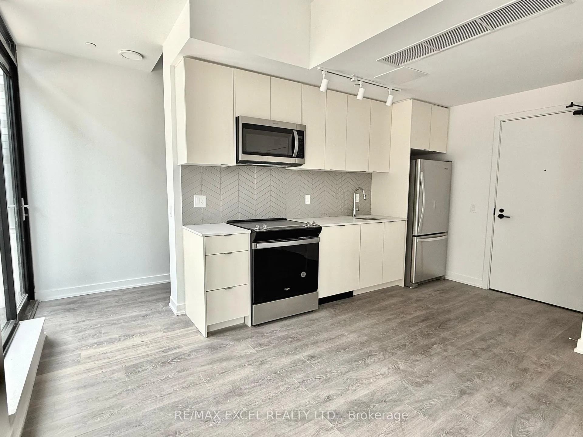 Front of Unit 133 C, 1612 Charles Street