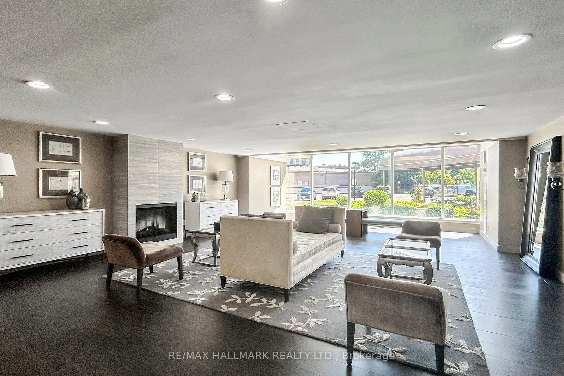 Photo 2 of Unit 1107, 7811 Yonge Street, Markham, Thornhill — HOMEH