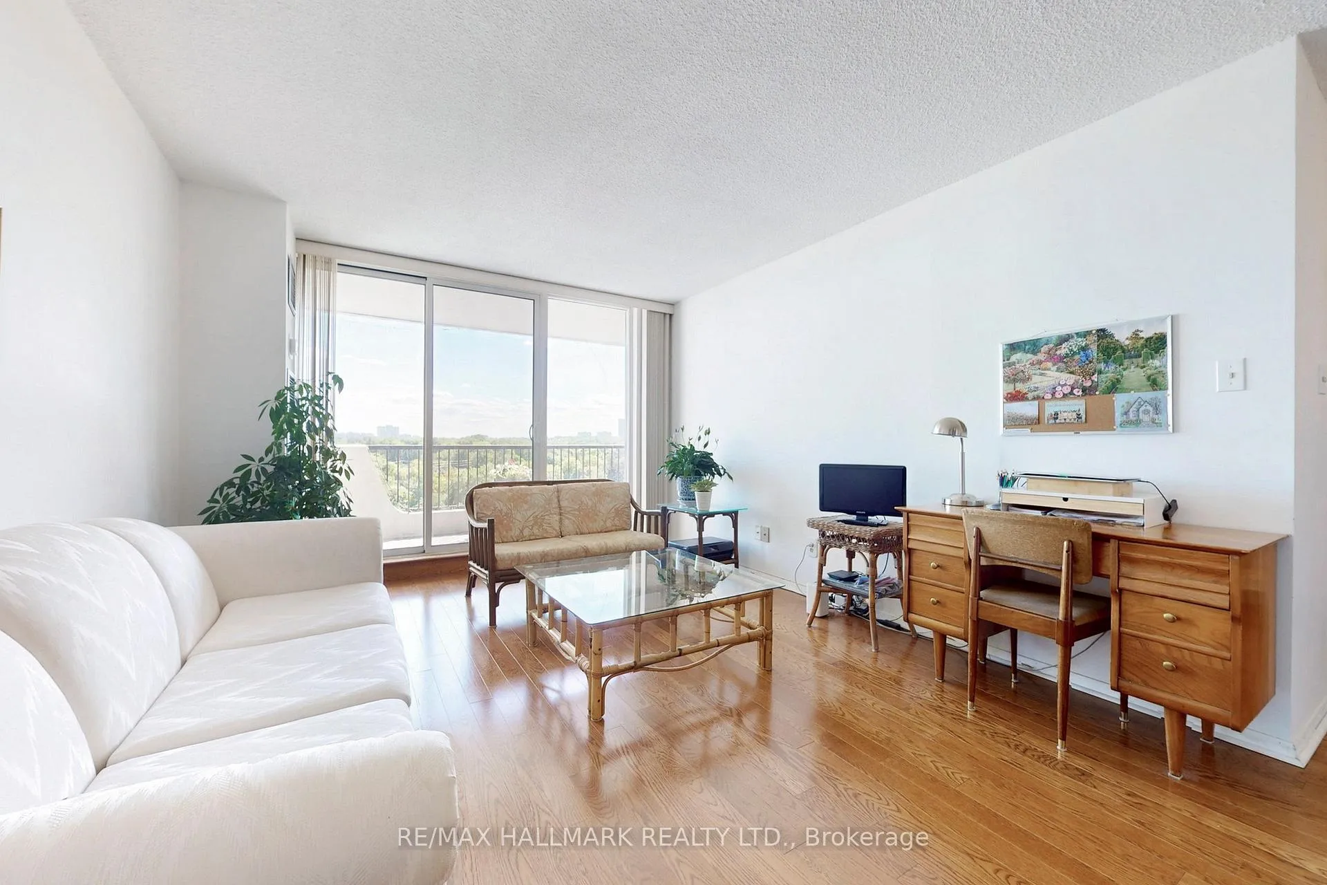 Photo 4 of Unit 1107, 7811 Yonge Street, Markham, Thornhill — HOMEH