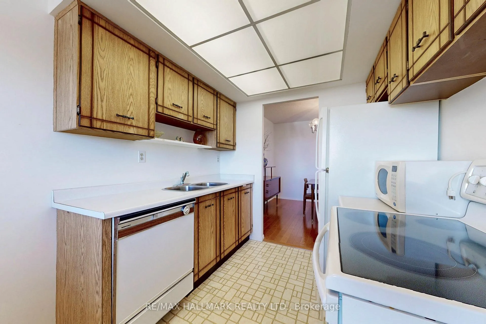 Photo 10 of Unit 1107, 7811 Yonge Street, Markham, Thornhill — HOMEH